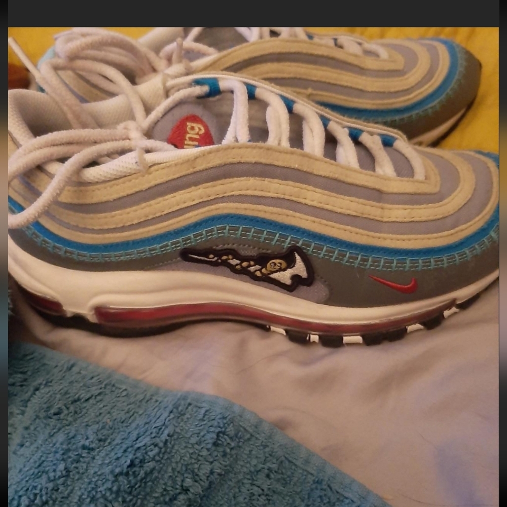 Nike Yellow and Blue Athletic Shoes with Air Cushioning